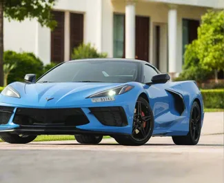 Vooraanzicht van een huurauto Chevrolet Corvette in Dubai, Verenigde Arabische Emiraten ✓ Auto #13469. ✓ Transmissie Automatisch TM ✓ 0 beoordelingen.