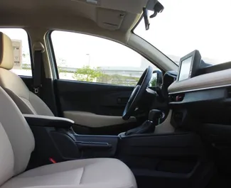 Verhuur Toyota Yaris Ativ. Economy, Comfort Auto te huur in de VAE ✓ Borg van Borg van 2000 AED ✓ Verzekeringsmogelijkheden TPL.