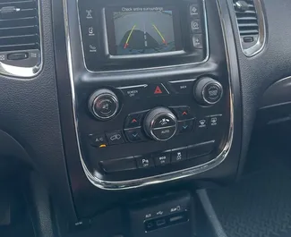 Dodge Durango 2018 beschikbaar voor verhuur in Tbilisi, met een kilometerlimiet van 250 km/dag.