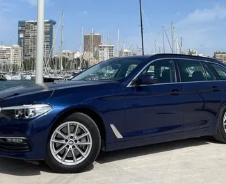 Autohuur BMW 530d 2017 in in Spanje, met Diesel brandstof en  pk ➤ Vanaf 70 EUR per dag.