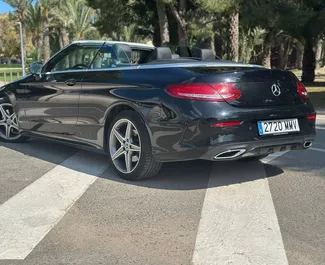 Mercedes-Benz C200 Cabrio 2020 met Vooraandrijving systeem, beschikbaar in Alicante.