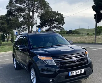 Vooraanzicht van een huurauto Ford Explorer in Tbilisi, Georgië ✓ Auto #13465. ✓ Transmissie Automatisch TM ✓ 0 beoordelingen.