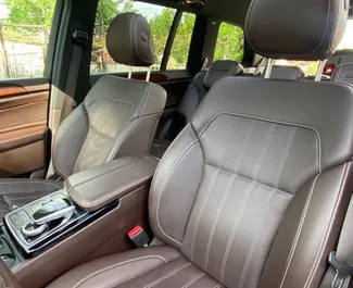 Benzine motor van 3,0L van Mercedes-Benz GLS-Class 2019 te huur in Tbilisi.