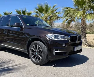 Vooraanzicht van een huurauto BMW X5 in Alicante, Spanje ✓ Auto #13566. ✓ Transmissie Automatisch TM ✓ 0 beoordelingen.