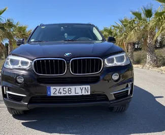 BMW X5 2017 met Aandrijving op alle wielen systeem, beschikbaar in Alicante.