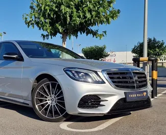 Vooraanzicht van een huurauto Mercedes-Benz S350 in Alicante, Spanje ✓ Auto #13567. ✓ Transmissie Automatisch TM ✓ 0 beoordelingen.