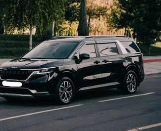 Vooraanzicht van een huurauto Kia Carnival in Tasjkent, Oezbekistan ✓ Auto #13551. ✓ Transmissie Automatisch TM ✓ 0 beoordelingen.