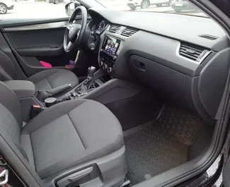 Verhuur Skoda Octavia. Comfort Auto te huur in Wit-Rusland ✓ Borg van Borg van 400 USD ✓ Verzekeringsmogelijkheden TPL, SCDW, Diefstal, Buitenland, Jonge.
