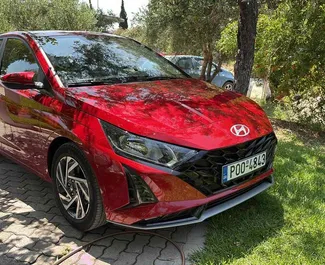 Vooraanzicht van een huurauto Hyundai i20 op Rhodos, Griekenland ✓ Auto #14055. ✓ Transmissie Automatisch TM ✓ 0 beoordelingen.