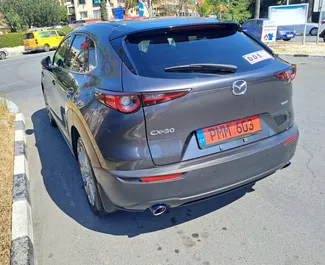Diesel motor van 1,6L van Mazda CX-30 2022 te huur in Limassol.