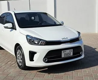 Vooraanzicht van een huurauto Kia Pegas in Dubai, Verenigde Arabische Emiraten ✓ Auto #13997. ✓ Transmissie Automatisch TM ✓ 0 beoordelingen.