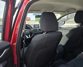 Mazda 3 2017 beschikbaar voor verhuur in Tbilisi, met een kilometerlimiet van onbeperkt.