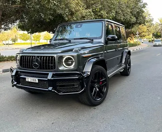 Vooraanzicht van een huurauto Mercedes-Benz G63 in Dubai, Verenigde Arabische Emiraten ✓ Auto #13620. ✓ Transmissie Automatisch TM ✓ 0 beoordelingen.