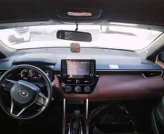 Autohuur Toyota Corolla Cross #13960 Automatisch in Dubai, uitgerust met L motor ➤ Van Mohammad in de VAE.