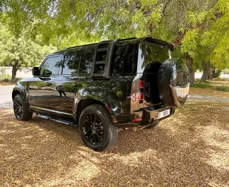 Verhuur Land Rover Defender. Comfort, Premium, SUV Auto te huur in de VAE ✓ Borg van Borg van 2500 AED ✓ Verzekeringsmogelijkheden TPL.