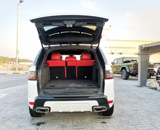 Benzine motor van 3,0L van Land Rover Range Rover Sport 2021 te huur in Dubai.