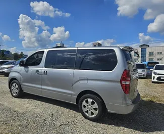 Hyundai Grand Starex 2019 beschikbaar voor verhuur in Koetaisi, met een kilometerlimiet van onbeperkt.