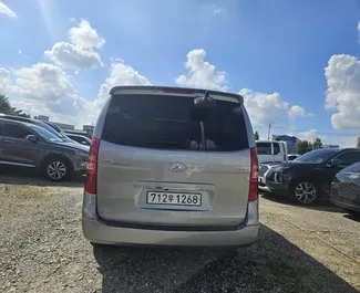 Diesel motor van 2,5L van Hyundai Grand Starex 2019 te huur in Koetaisi.
