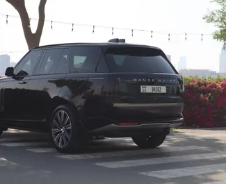 Land Rover Range Rover 2023 beschikbaar voor verhuur in Dubai, met een kilometerlimiet van onbeperkt.