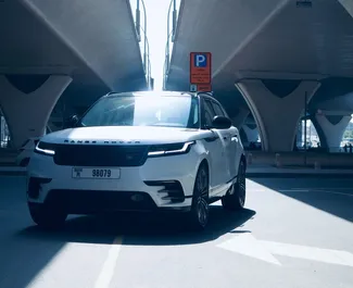 Vooraanzicht van een huurauto Land Rover Range Rover Velar in Dubai, Verenigde Arabische Emiraten ✓ Auto #13629. ✓ Transmissie Automatisch TM ✓ 0 beoordelingen.
