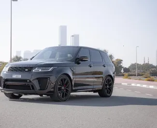 Vooraanzicht van een huurauto Land Rover Range Rover Sport SVR in Dubai, Verenigde Arabische Emiraten ✓ Auto #13628. ✓ Transmissie Automatisch TM ✓ 0 beoordelingen.