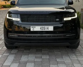 Land Rover Range Rover 2024 beschikbaar voor verhuur in Dubai, met een kilometerlimiet van onbeperkt.