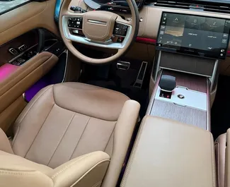 Benzine motor van 3,0L van Land Rover Range Rover 2023 te huur in Dubai.