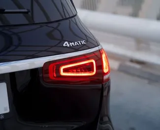 Mercedes-Benz GLS-Class 2021 beschikbaar voor verhuur in Dubai, met een kilometerlimiet van onbeperkt.
