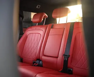 Autohuur Mercedes-Benz G63 2025 in in de VAE, met Benzine brandstof en 577 pk ➤ Vanaf 1800 AED per dag.