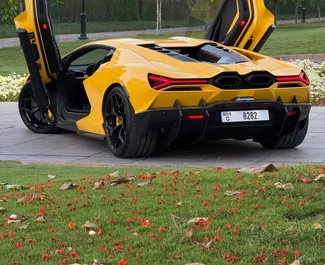 Lamborghini Aventador 2024 beschikbaar voor verhuur in Dubai, met een kilometerlimiet van onbeperkt.
