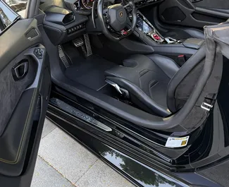 Verhuur Lamborghini Huracan. Premium, Luxe Auto te huur in de VAE ✓ Borg van Borg van 2500 AED ✓ Verzekeringsmogelijkheden TPL.