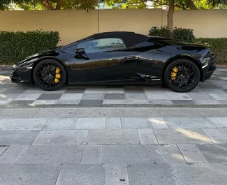 Benzine motor van 5,2L van Lamborghini Huracan 2020 te huur in Dubai.