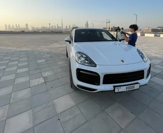 Vooraanzicht van een huurauto Porsche Cayenne in Dubai, Verenigde Arabische Emiraten ✓ Auto #13625. ✓ Transmissie Automatisch TM ✓ 0 beoordelingen.