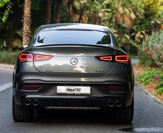 Interieur van Mercedes-Benz GLE-Class te huur in de VAE. Een geweldige auto met 5 zitplaatsen en een Automatisch transmissie.