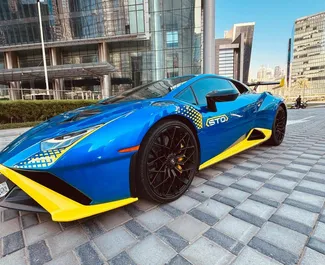 Benzine motor van 5,0L van Lamborghini Huracan STO 2023 te huur in Dubai.