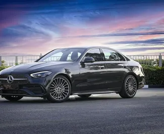 Verhuur Mercedes-Benz C200. Comfort, Premium Auto te huur in de VAE ✓ Borg van Borg van 2500 AED ✓ Verzekeringsmogelijkheden TPL.