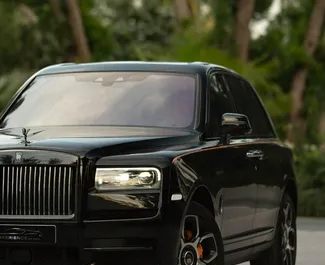 Autohuur Rolls-Royce Cullinan #13583 Automatisch in Dubai, uitgerust met 45,0L motor ➤ Van Mohammad in de VAE.