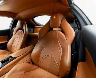 Autohuur Ferrari 812 Superfast 2019 in in de VAE, met Benzine brandstof en 800 pk ➤ Vanaf 3700 AED per dag.