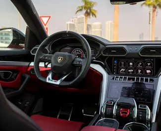 Benzine motor van 4,0L van Lamborghini Urus 2022 te huur in Dubai.