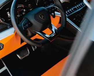 Verhuur Lamborghini Urus. Premium, Luxe, Crossover Auto te huur in de VAE ✓ Borg van Borg van 2500 AED ✓ Verzekeringsmogelijkheden TPL.