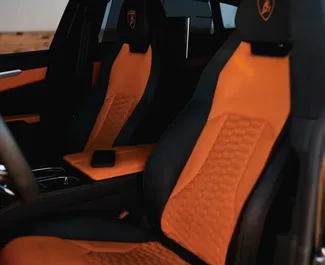 Lamborghini Urus 2023 met Aandrijving op alle wielen systeem, beschikbaar in Dubai.