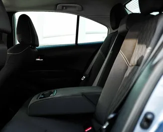 Verhuur Toyota Corolla Sedan. Economy, Comfort Auto te huur in de VAE ✓ Borg van Borg van 2500 AED ✓ Verzekeringsmogelijkheden TPL.