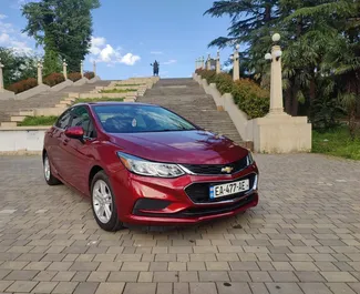 Interieur van Chevrolet Cruze te huur in Georgië. Een geweldige auto met 5 zitplaatsen en een Automatisch transmissie.