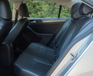 Diesel motor van 2,0L van Volkswagen Jetta 2015 te huur in Durrës.
