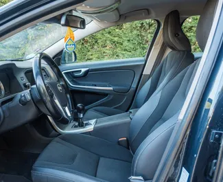 Autohuur Volvo V60 2013 in in Albanië, met Diesel brandstof en 163 pk ➤ Vanaf 15 EUR per dag.