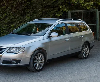 Vooraanzicht van een huurauto Volkswagen Passat Variant in Durrës, Albanië ✓ Auto #9430. ✓ Transmissie Automatisch TM ✓ 4 beoordelingen.