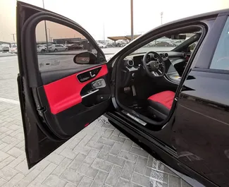Verhuur Mercedes-Benz C-Class. Comfort, Premium Auto te huur in de VAE ✓ Borg van Borg van 2500 AED ✓ Verzekeringsmogelijkheden TPL.