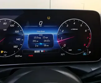 Mercedes-Benz C-Class 2024 beschikbaar voor verhuur in Dubai, met een kilometerlimiet van onbeperkt.
