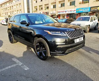 Vooraanzicht van een huurauto Land Rover Range Rover Velar in Dubai, Verenigde Arabische Emiraten ✓ Auto #13634. ✓ Transmissie Automatisch TM ✓ 0 beoordelingen.