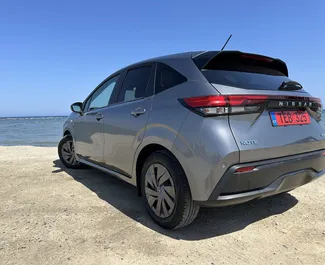 Autohuur Nissan Note 2022 in in Cyprus, met Hybride brandstof en 80 pk ➤ Vanaf 35 EUR per dag.